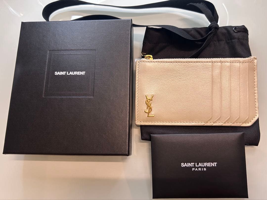 美品☆国内正規品　SAINT LAURENT 限定色★サンローラン　カードケース