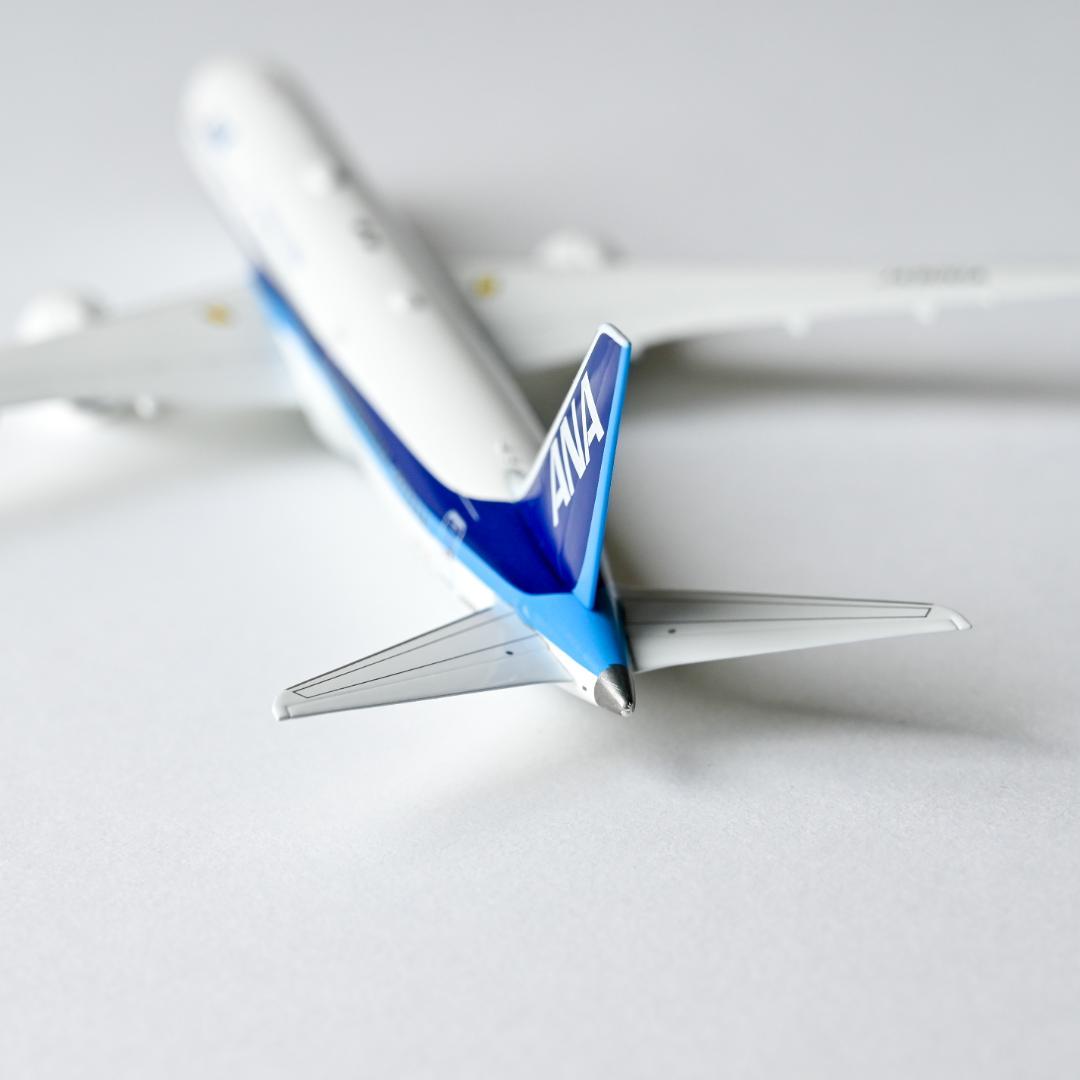 ANA 全日空 B787-10 ギア着脱可 Aviation 1/400の通販はau PAY