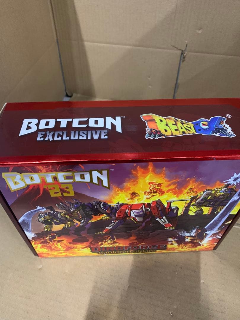 BOTCON限定品「犬の四体セット」変形おもちゃ 四体のロボットは合体可能