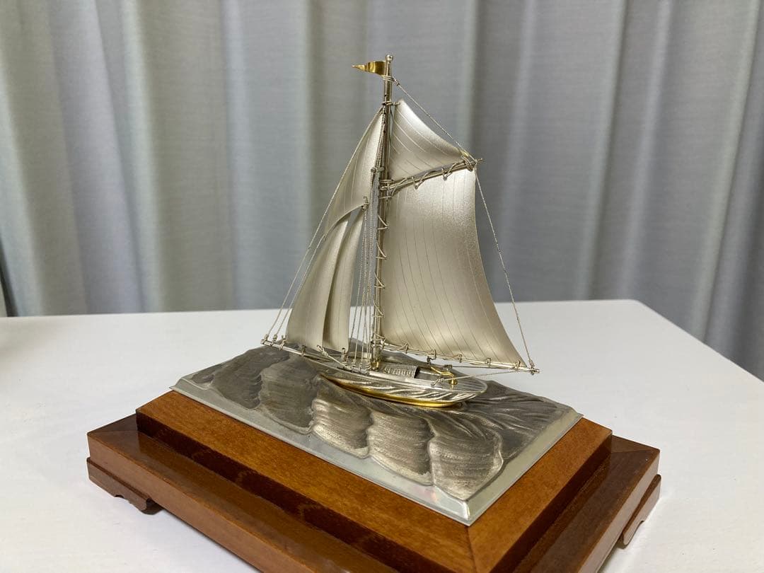 銀製帆船模型 ガラスケース付き