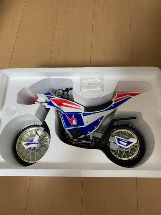 仮面ライダーV3 メディコムトイ&ハリケーン6分の1ダイキャストモデル