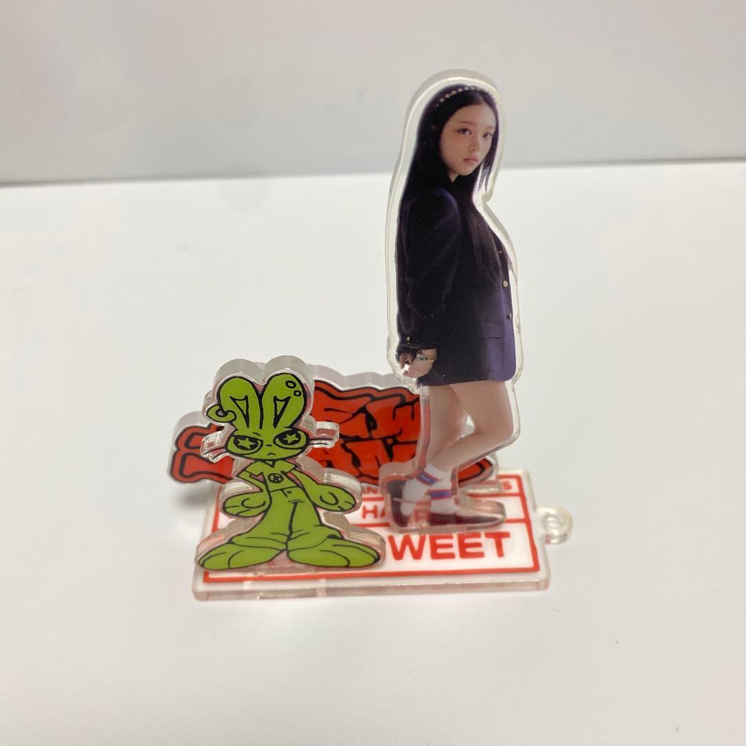 newjeans popup howsweet ヘリン アクリルスタンド - メルカリ