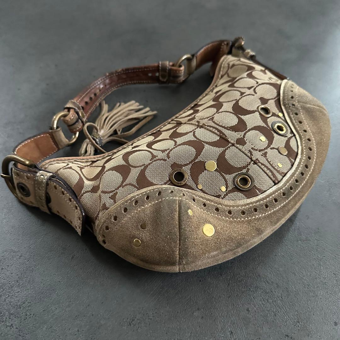 バッグ COACH Signature Suede Studded Hobo Bag