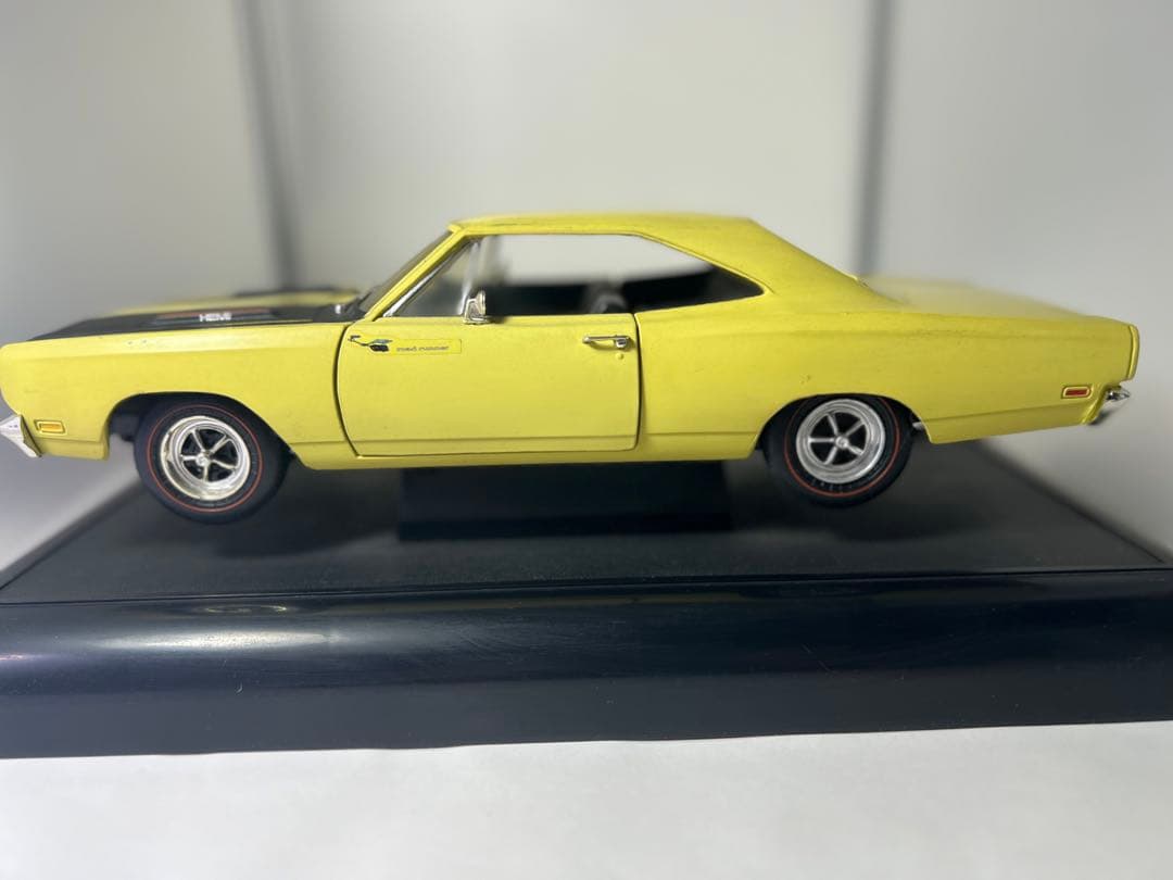 プリムス　ロードランナー1969 ダイキャストカー