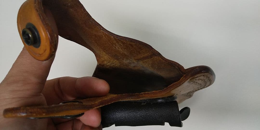 ディサンティス ホルスター