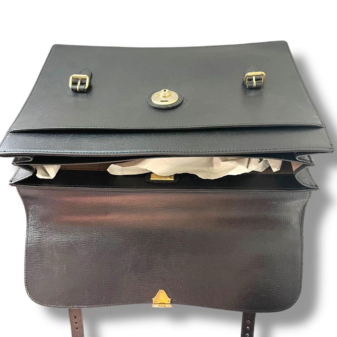 BURBERRY バーバリー　ビジネスバッグ 黒 オールレザー フラップ 金具