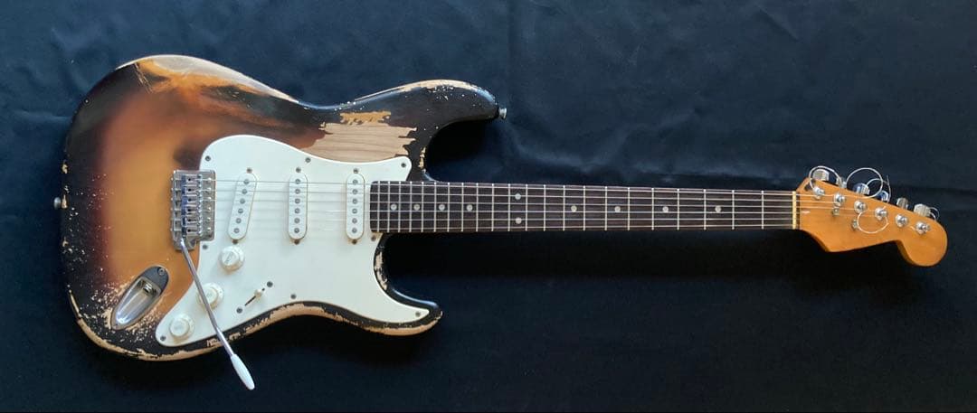 早い者勝ち　#12ストラトキャスタータイプ　ニトロセルロースラッカー塗装