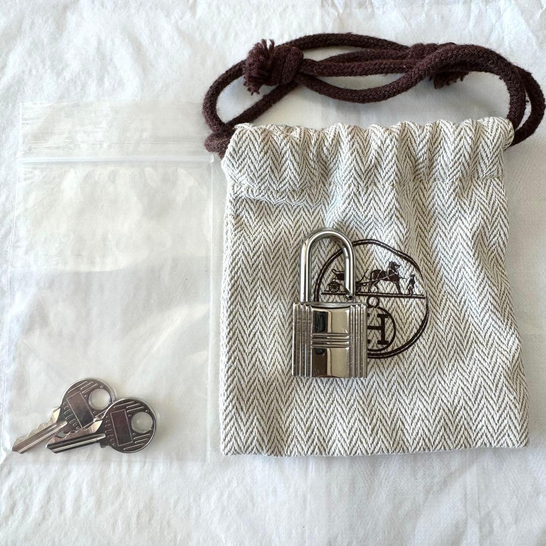 エルメス カデナ シルバー 鍵 南京錠 パドロック No.160 - メルカリ