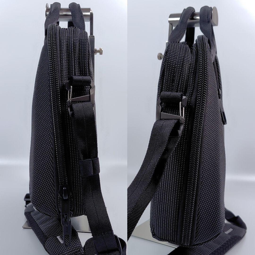 【極美品】Thule Crossover2 ノートパソコン用ショルダーバッグ 黒