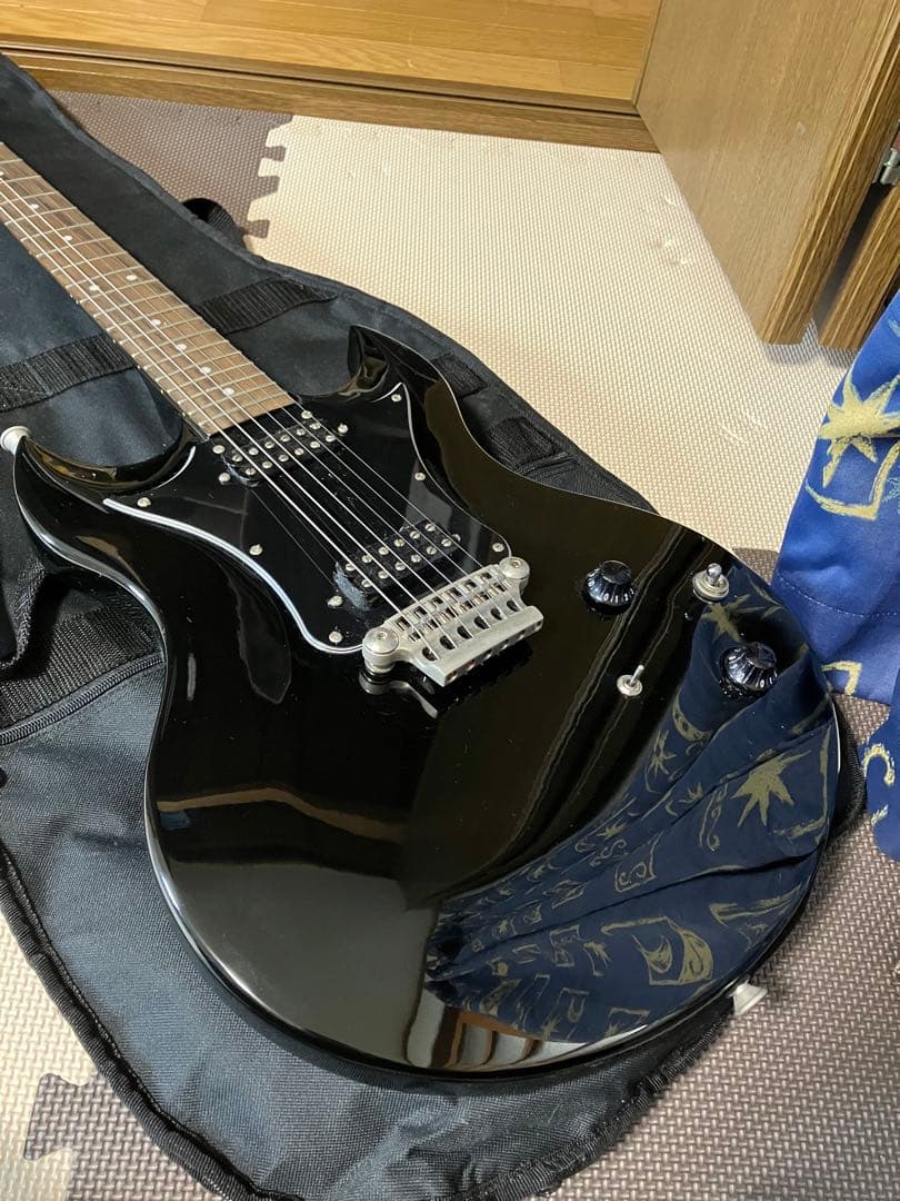 美品】【人間工学に基づいて】【弾きやすいように設計】VOX SDC-22