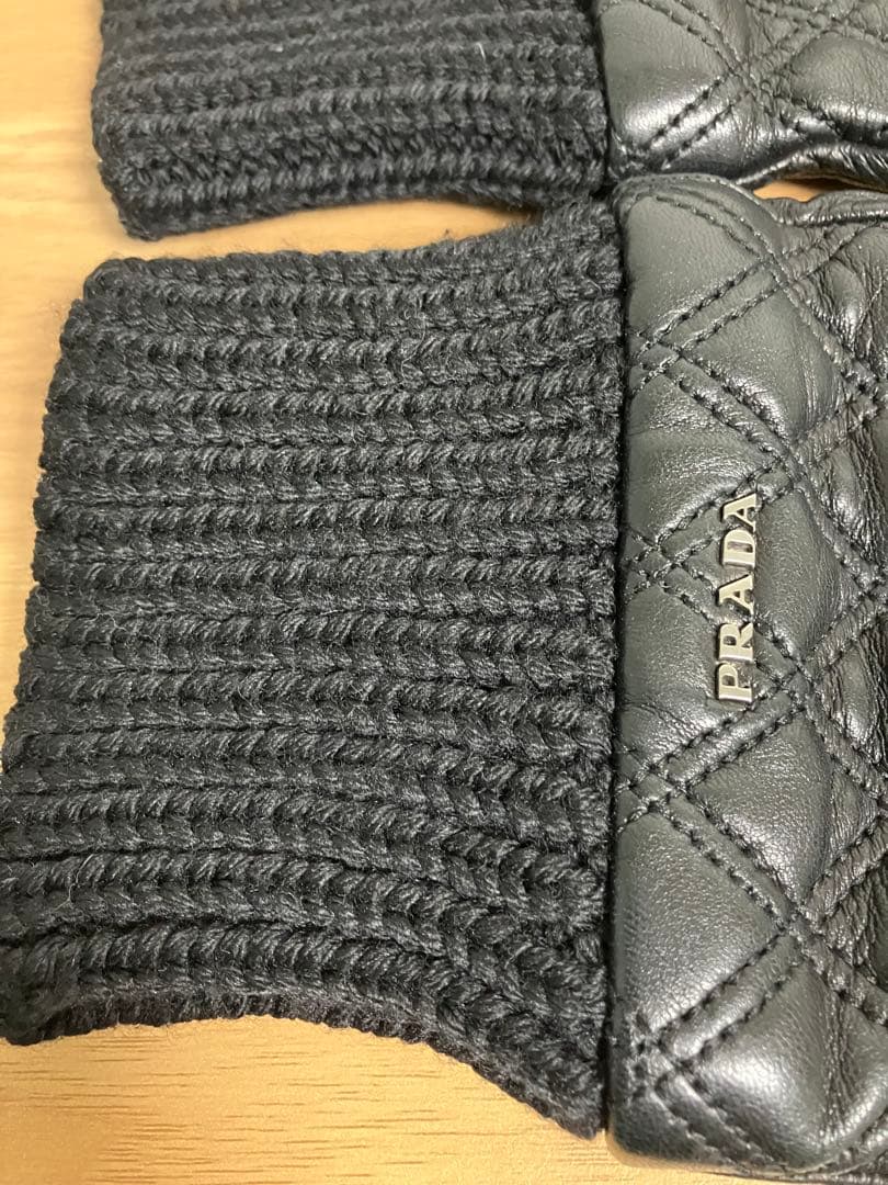 yuk様専用 PRADA ラムレザーキルティング手袋 カシミヤ 本革 - メルカリ