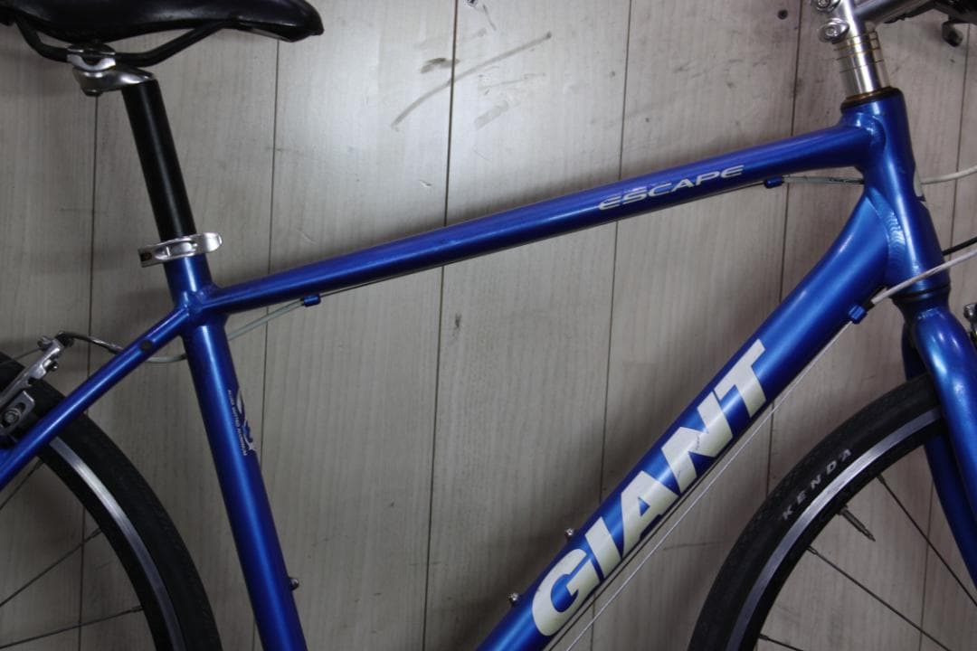 GIANT ESCAPE R3 700C アルミ 24速 470mm青色クロス