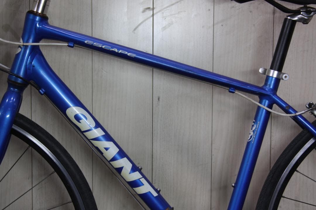 GIANT ESCAPE R3 700C アルミ 24速 470mm青色クロス