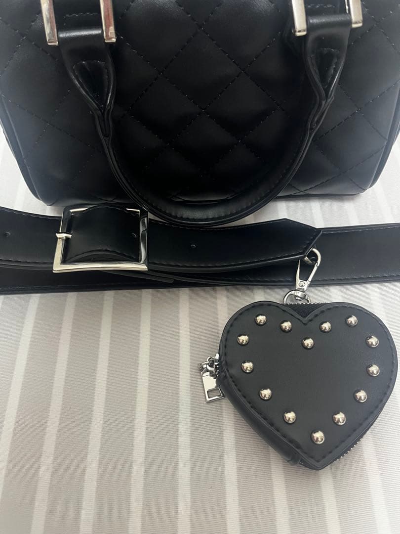 pium ぴうむ ハートポーチ付きキルティングボストンバッグ ブラック