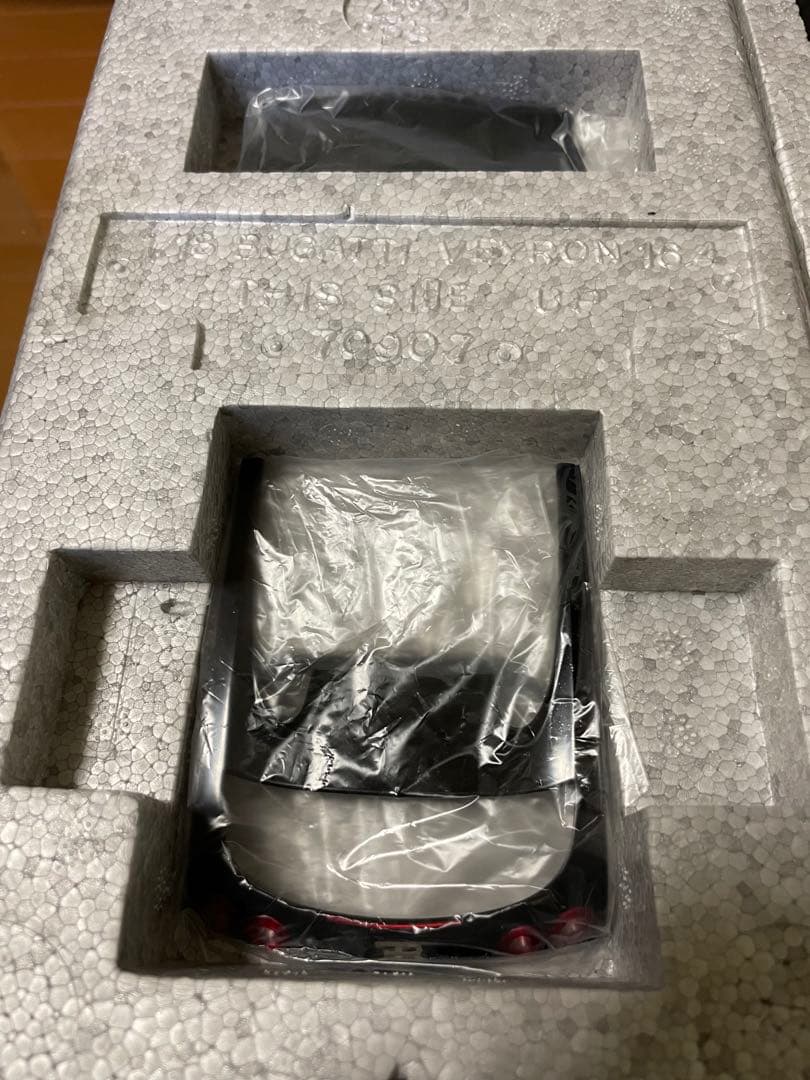 価格変更 1/18 オートアート ブガッティ ヴェイロン限定品　未展示品