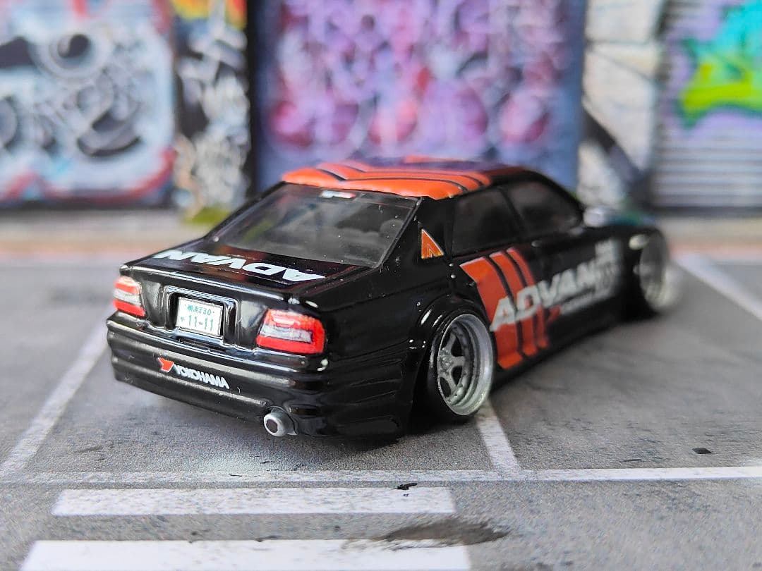 ホットウィールカスタム チェイサー 全塗装 ブラック 深リム トミカ改造アドバン