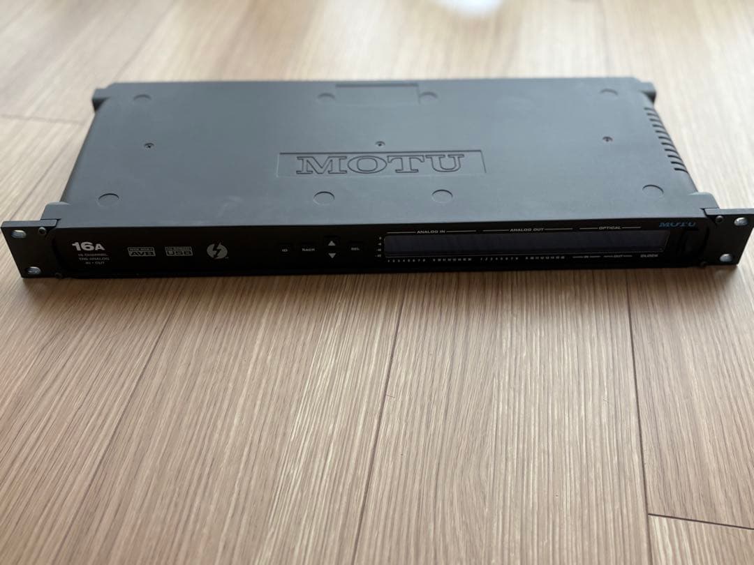 MOTU 16A Thunderboltケーブルおまけ付き - メルカリ