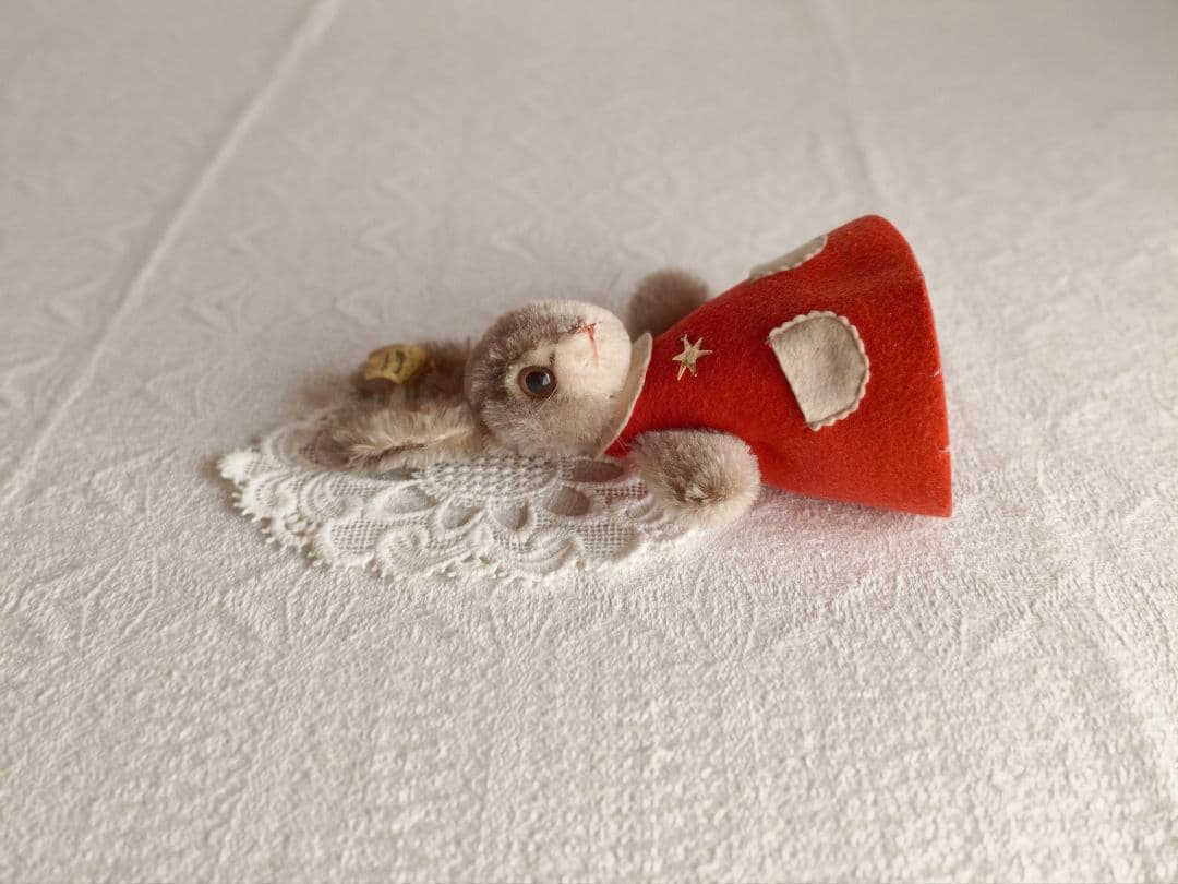 * vintage steiff ❀ * 赤いワンピースの ウサちゃん