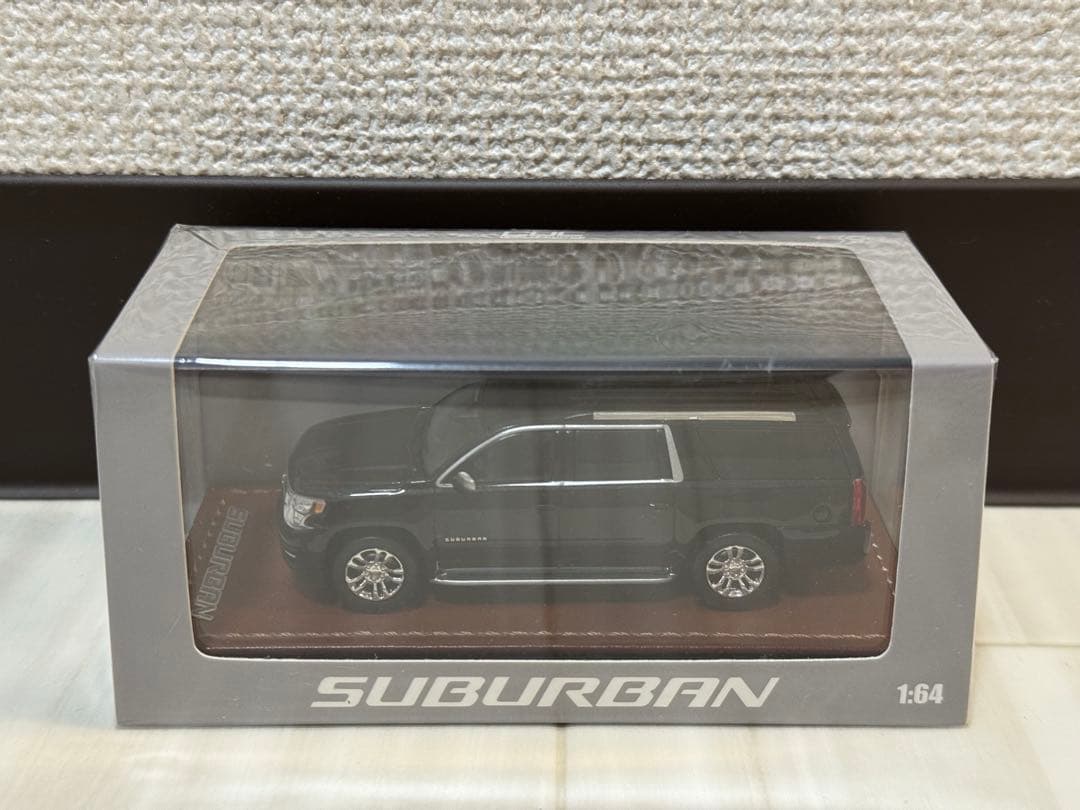 ミニカー GOC 1/64 CVPI & Suburban