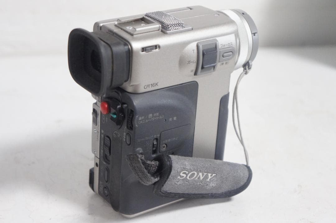 動作品★SONY　DCR PC10 MiniDv ビデオカメラ 1225