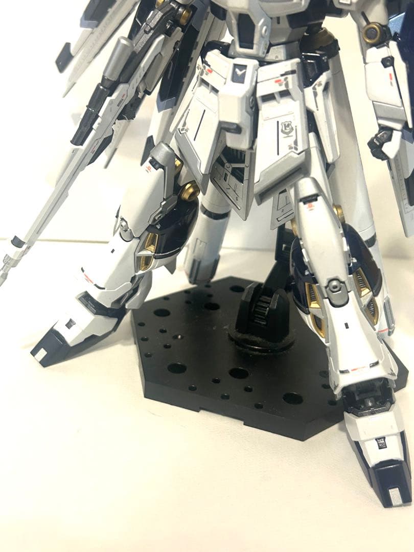 RG Hi-νガンダム 完成品　全塗装