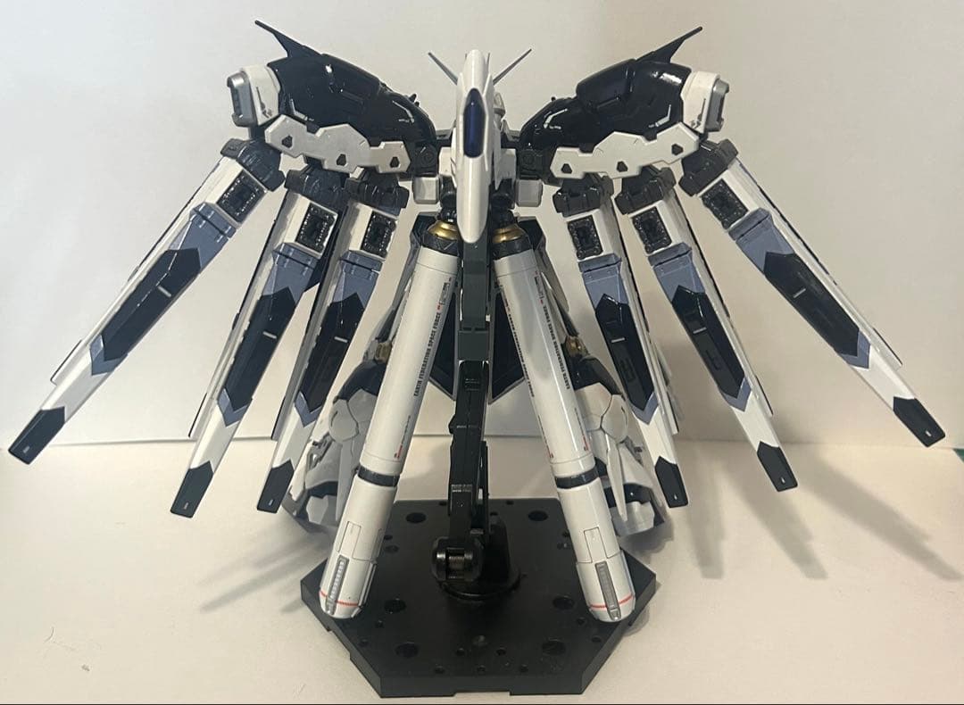 RG Hi-νガンダム 完成品　全塗装