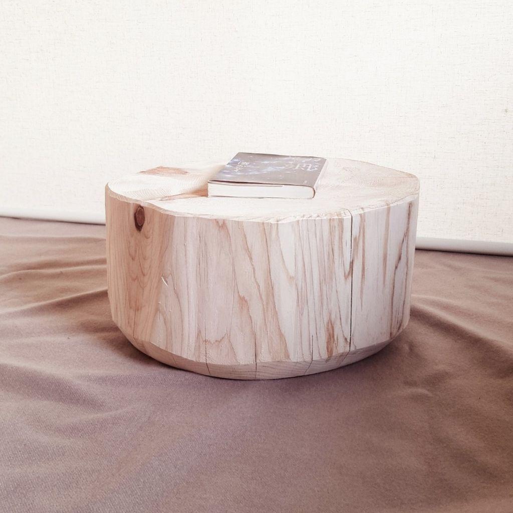 ナチュラルウッドのサイドテーブル 木の温もりと天然アロマの香り 椅子