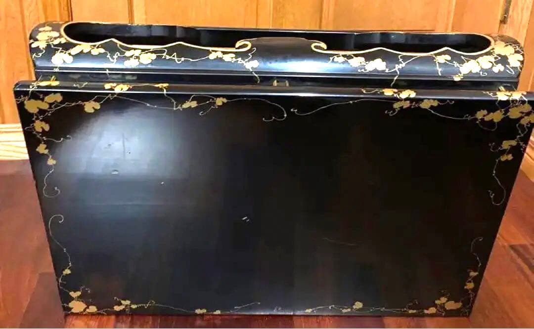 漆器、蒔絵の花台、大きい