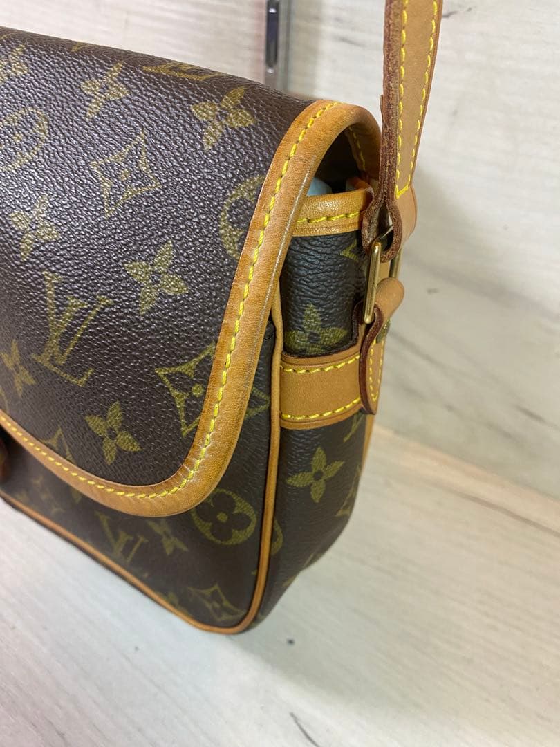 LOUIS VUITTON モノグラム ショルダーバッグ ソローニュ
