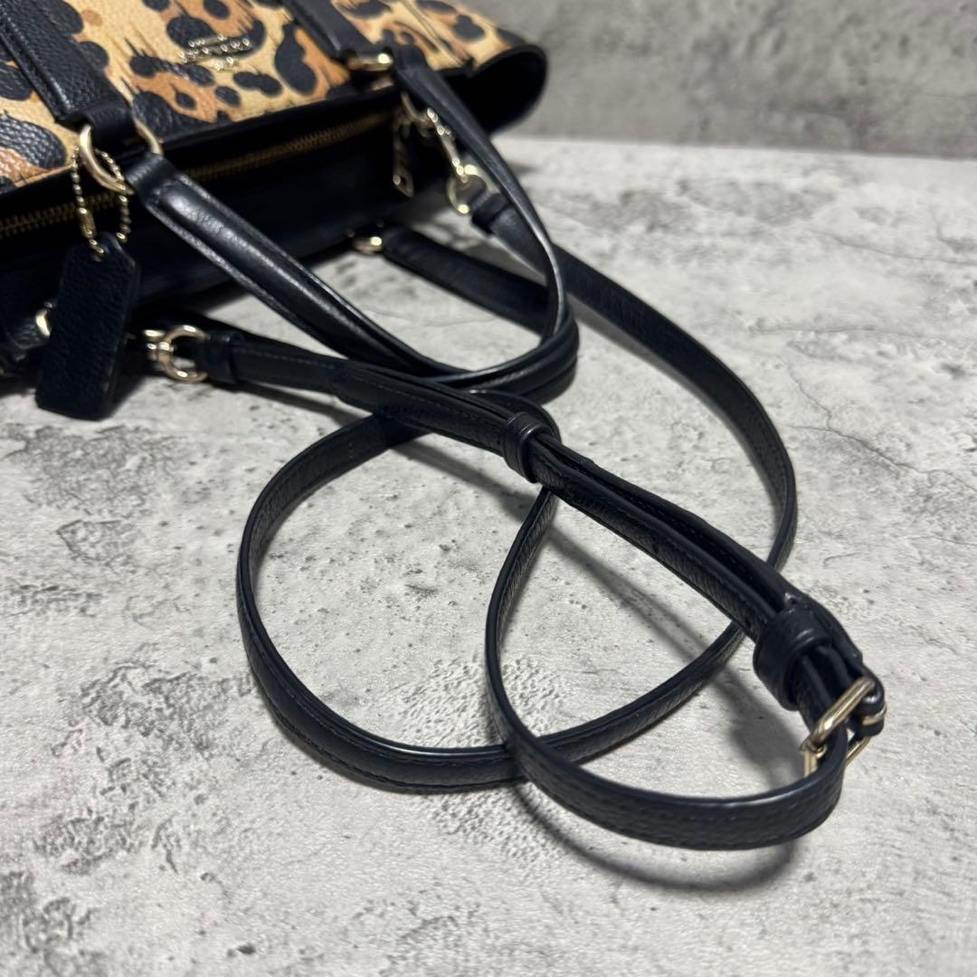 美品✨️コーチ 2way ショルダーバッグ PVC レザー レオパード 豹柄