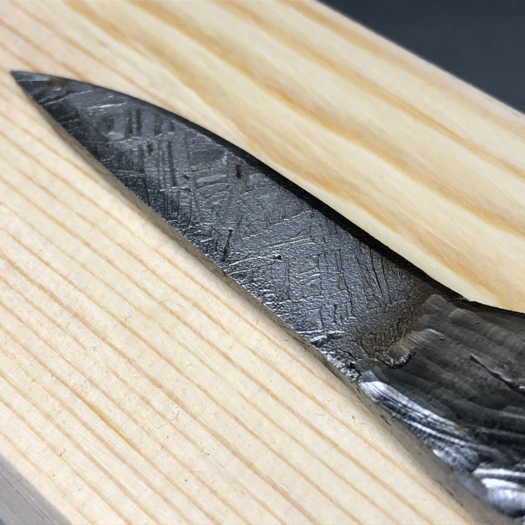 b*b様 アルタイ隕石 鉄隕石 メテオライト 模造刀 重さ約152g 共箱