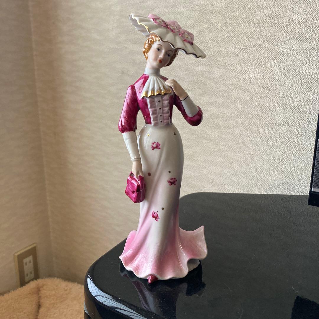 ビクトリアン風 陶器製女性像