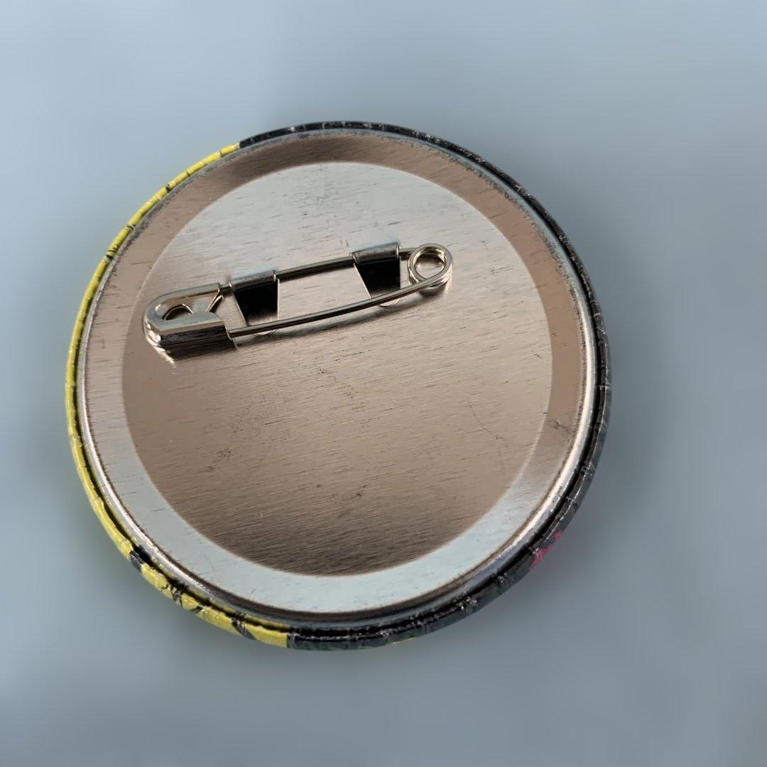 中原中也 (立てよ招宴は始まったばかりだぜ) 名ゼリフ缶バッジ 原作柄