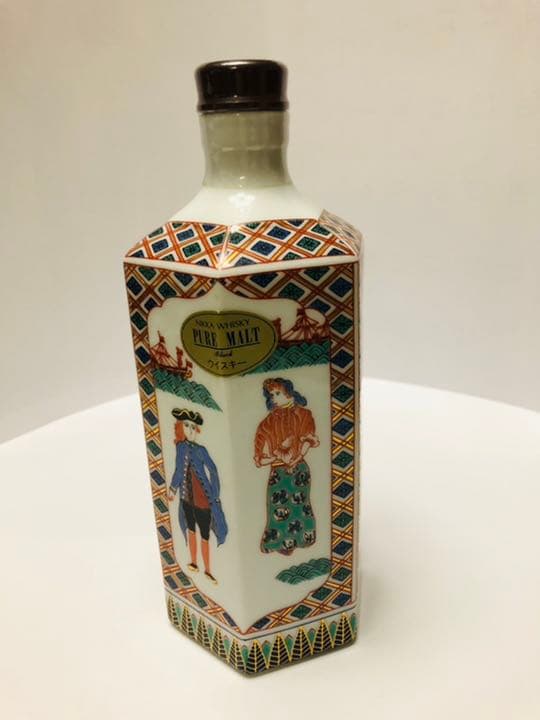 ニッカピュアモルト有田焼箱付き