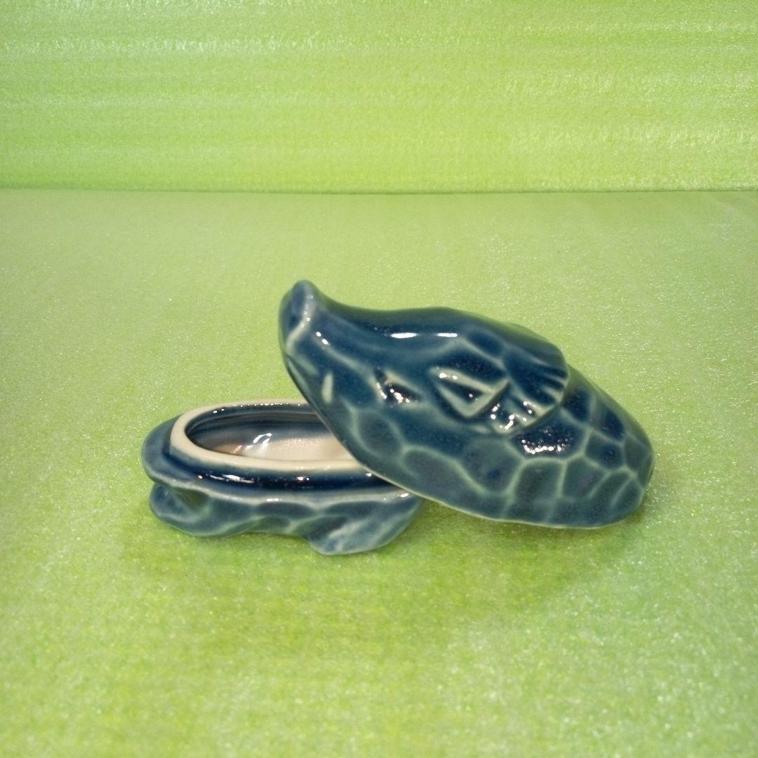 イノシシ型香合　干支香合　レア　希少　香を収納する蓋付きの小さな容器　陶器製？