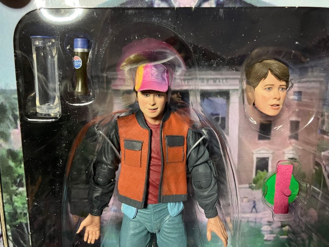 【新品未開封】バック・トゥ・ザ・フューチャー2 マーティ・マクフライ フィギュア