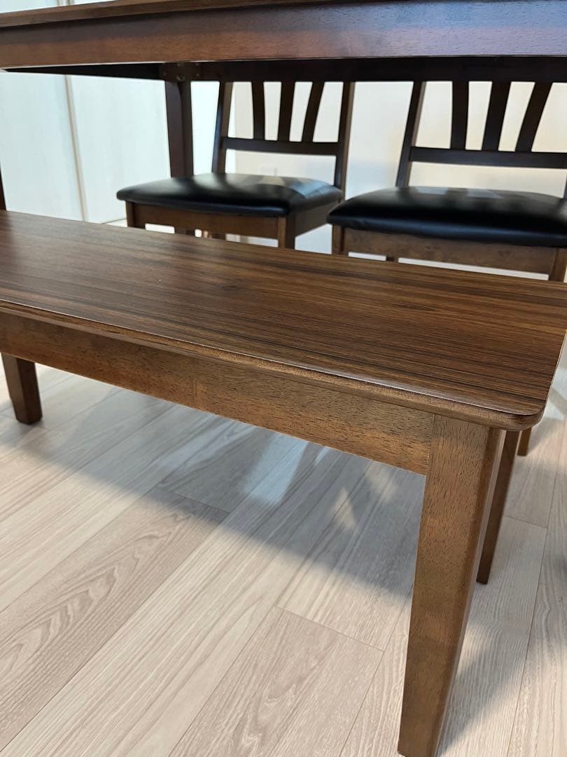 【引取】ダイニングテーブルセット　４人掛け　テーブル1台、チェア2脚、ベンチ