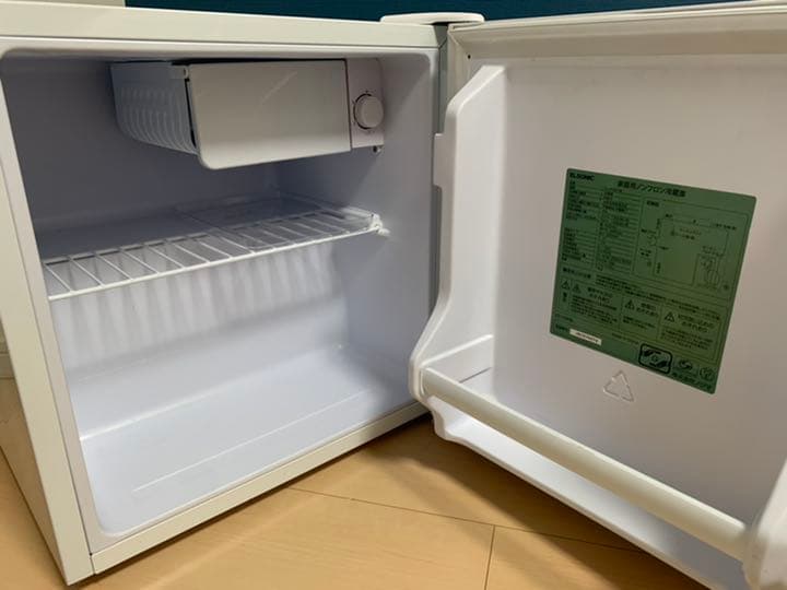 注文 【送料無料】冷蔵庫 ELSONIC ホワイト 冷凍庫付 リメイクシート