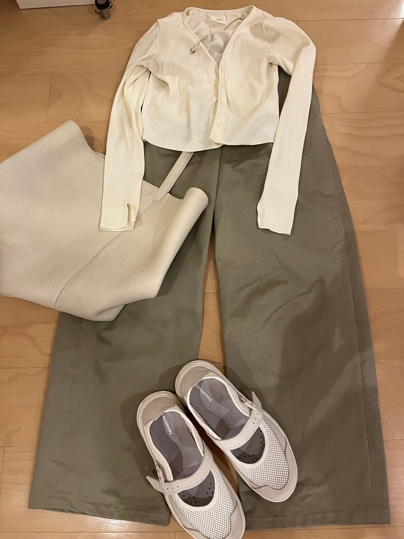 g*o様 オーラリー SS25 チノ ワイドパンツ - メルカリ