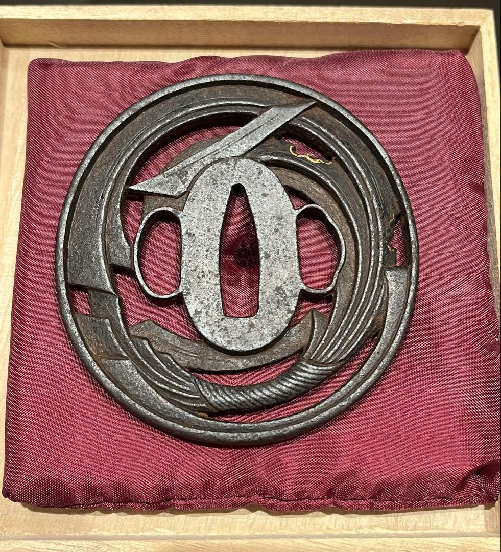 鉄製 鍔(つば) 円形 波状模様