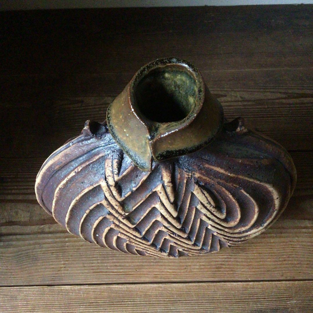 No3660  草文扁壺　陶芸　民藝　陶磁器　一輪挿し　花器　花入　壺　送料無料