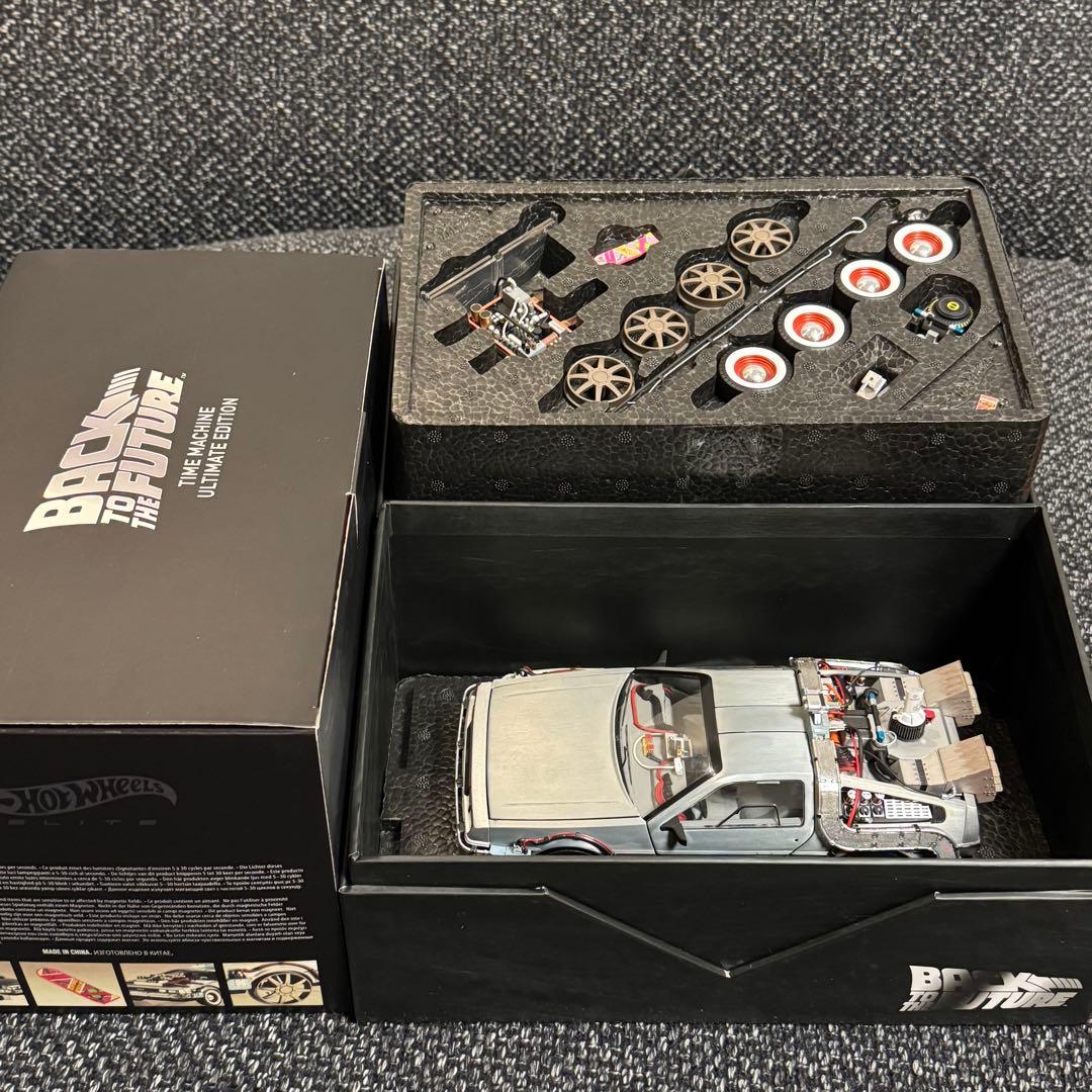 デロリアン 1/18 アルティメットエディション バック