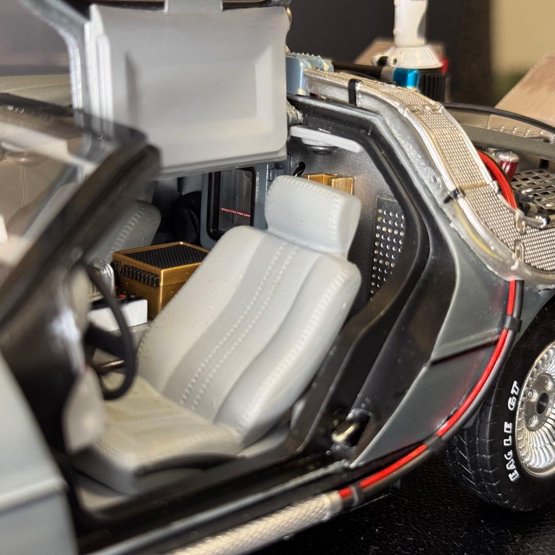 デロリアン 1/18 アルティメットエディション バック