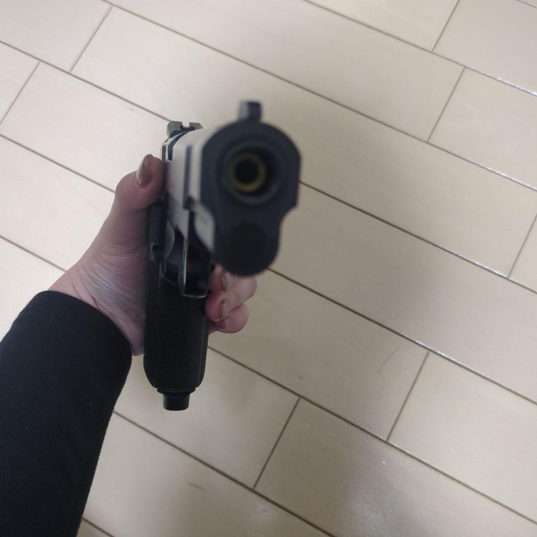 MEUピストル　ガスガン