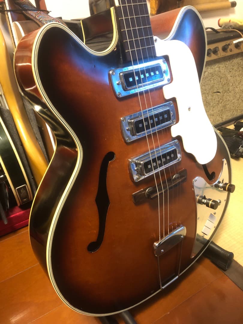 Teisco EP-17 ホローボディギター (Univox、Guyatone)