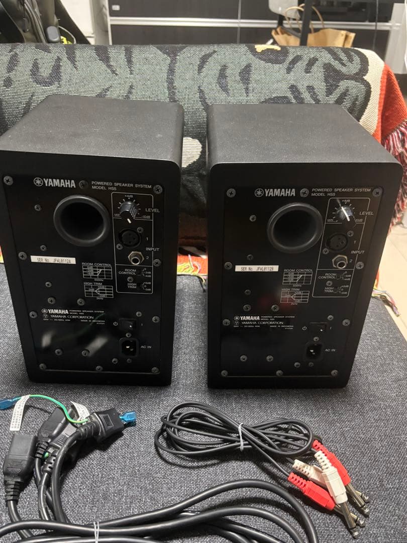 YAMAHA HS5 定番スタジオモニター ペア　スピーカーケーブル付き