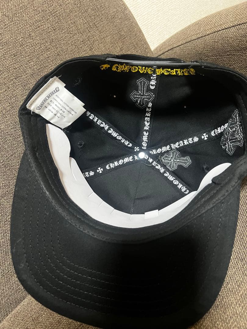 黒のスナップバックキャップ CH刺繍 - メルカリ