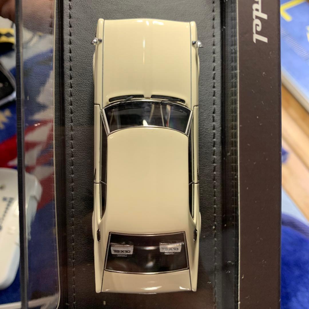 イグニッションモデル　1/43 NISSAN ローレル