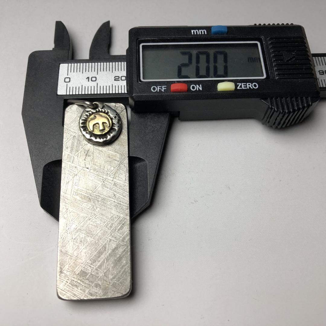 ムオニオナルスタ隕石 メッキ処理済み ペンダントトップ 鉄隕石 重さ約