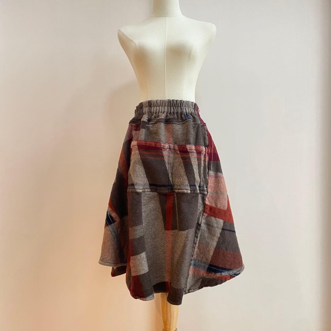 tamaki niime 玉木新雌　ウールフレアスカート　温かみ　ポケット　総柄